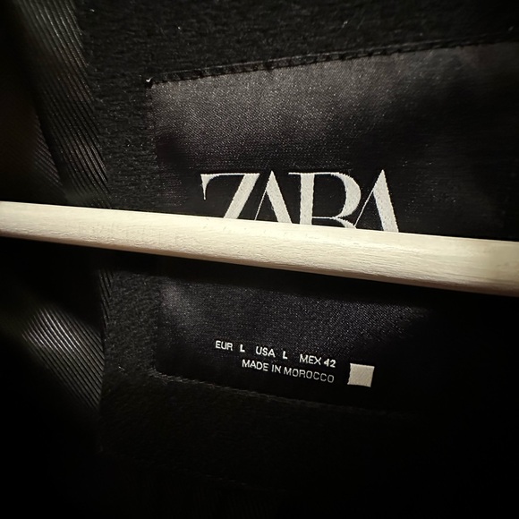 Zara Men's Elegant Black Sport Coat - Picture 2 of 2